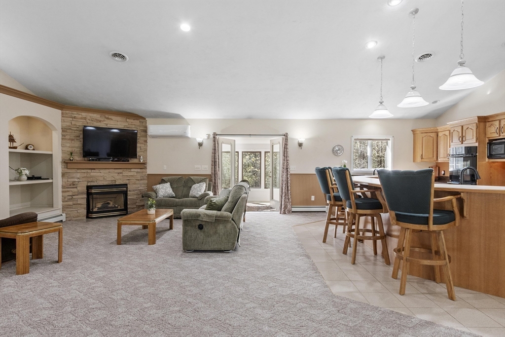 118 Willis Road Gardner, MA 01440 - Photo 4 of 42