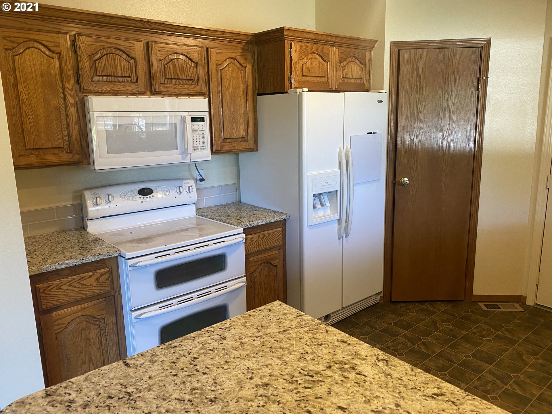 865 West Hensel Road Hermiston, OR 97838 - Photo 6 of 31 Gallery Image 6