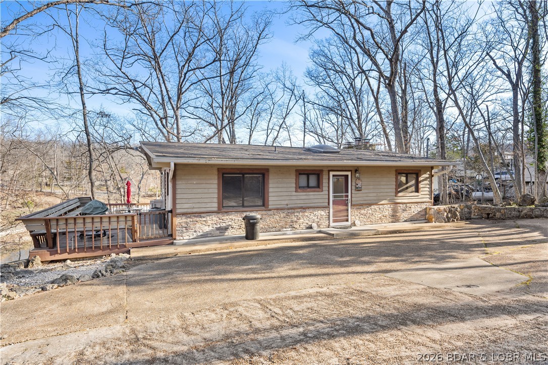 250 Sioux Road Lake Ozark, MO 65049 - Photo 3 of 46