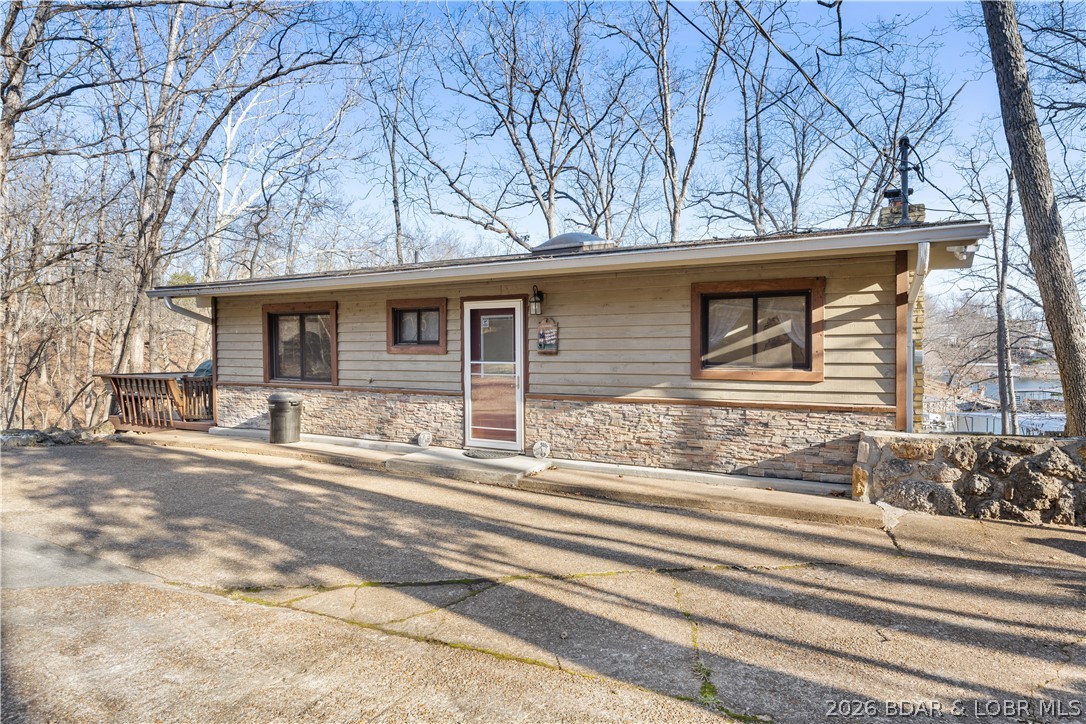 250 Sioux Road Lake Ozark, MO 65049 - Photo 4 of 46