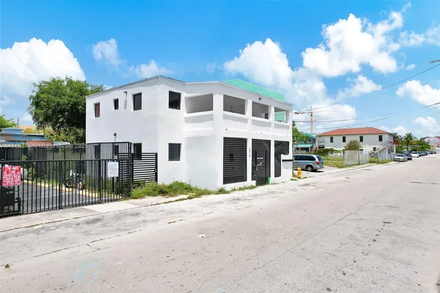 $2,000 | 1814 Northwest 2nd Court, Unit 4, Miami, FL 33136