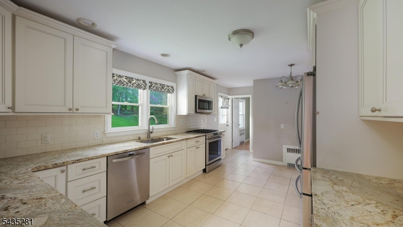 40 Old Army Road Bernardsville, NJ 07924 - Photo 8 of 24