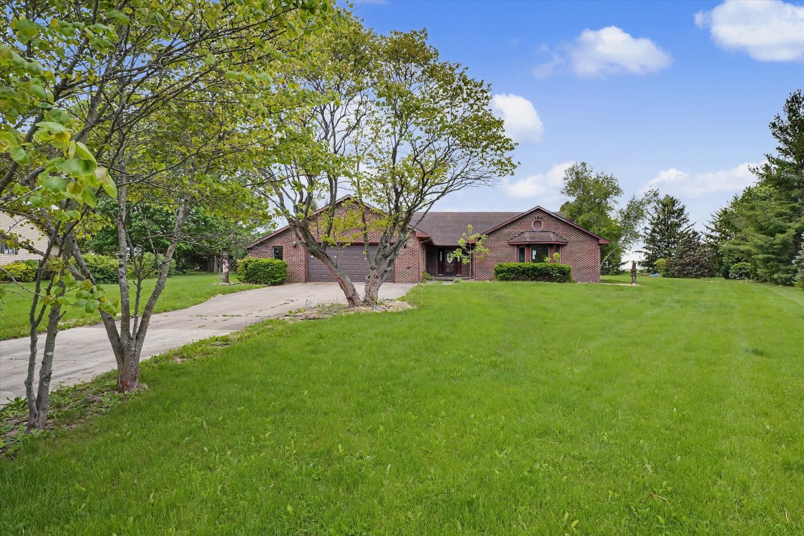 153 Lake Road Seymour, IL 61875 - Photo 4 of 37