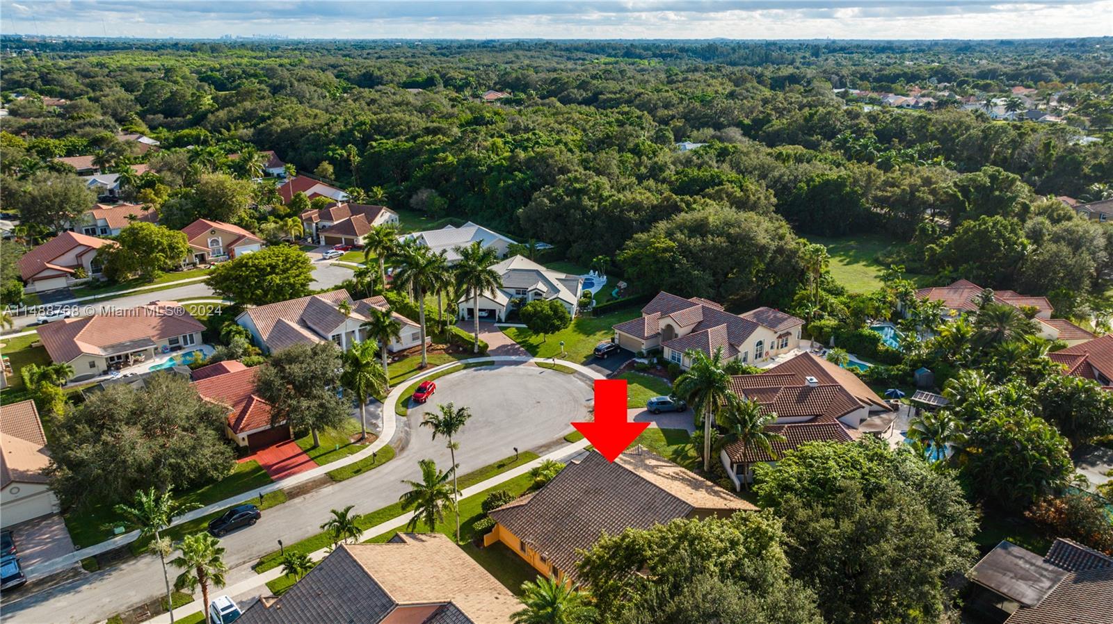 9641 Ridgeside Court Davie, FL 33328 - Photo 37 of 47 an aerial view of residential house with outdoor space and swimming pool