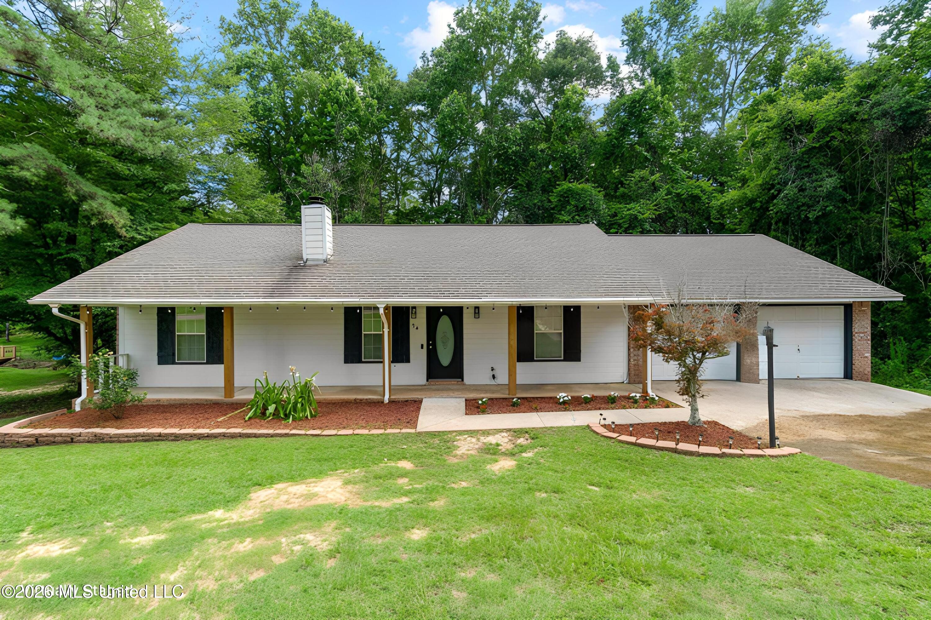 94 Deer Run Road Hattiesburg, MS 39402 - Photo 3 of 29 94_Deer_Run_Rd-1 - Furniture removed - 0