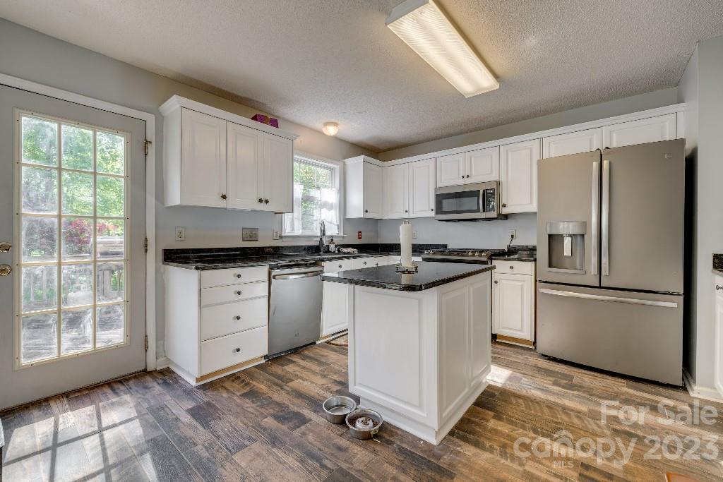 8022 Stevens Mill Road Matthews, NC 28104 - Photo 6 of 24 Gallery Image 6