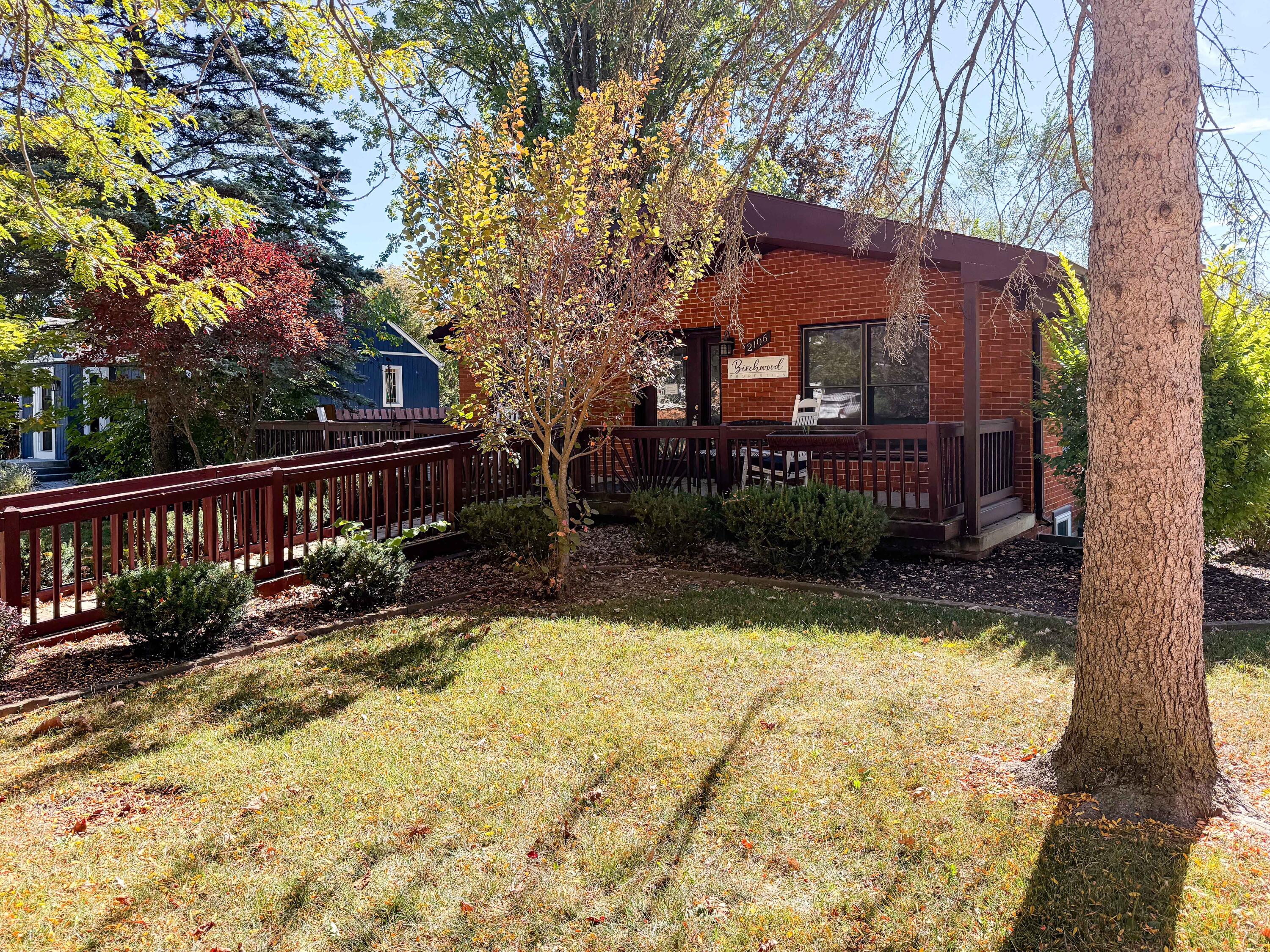 2106 Camelot Road Ann Arbor, MI 48104 - Photo 2 of 28 IMG_5323