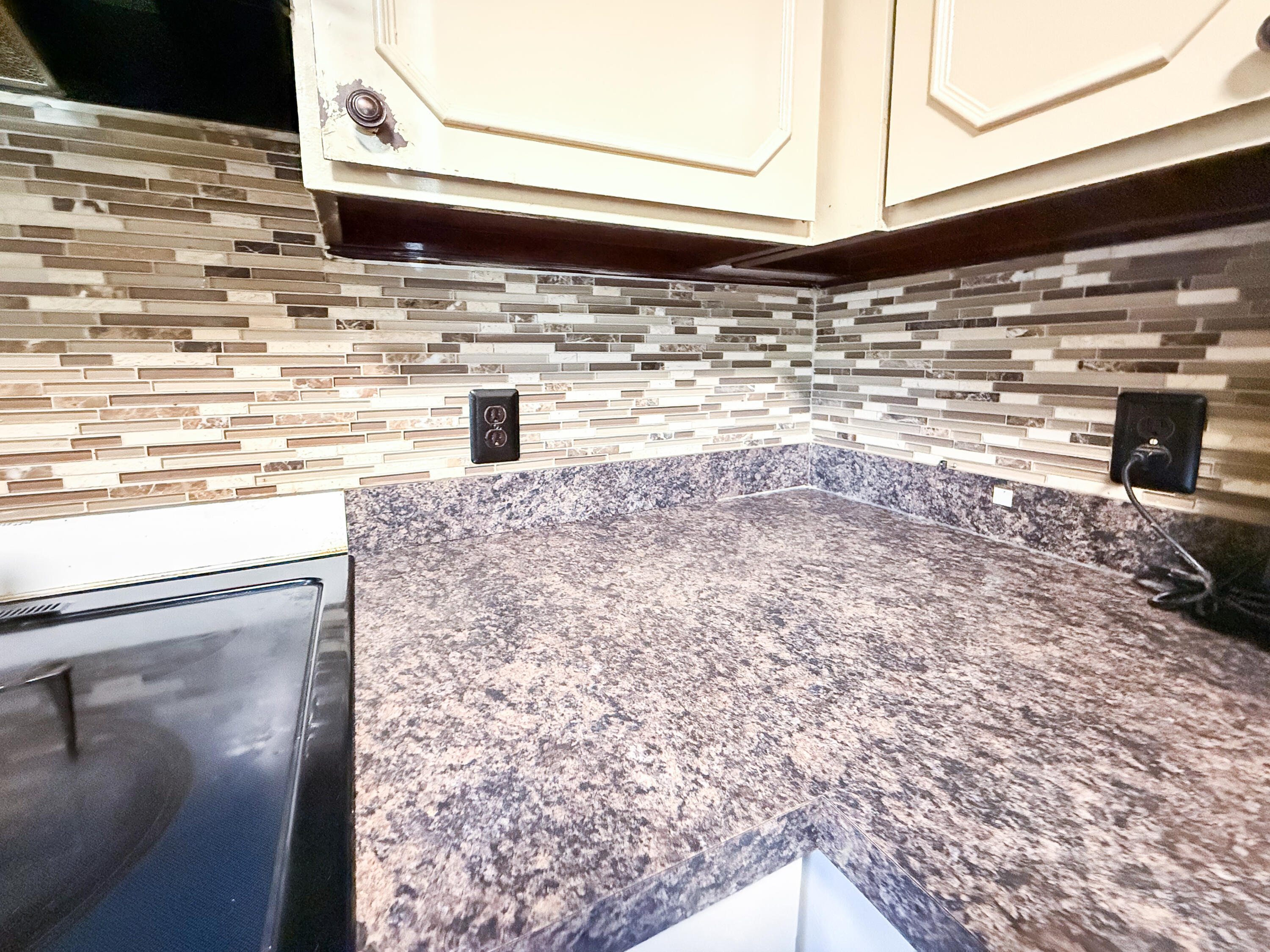 2106 Camelot Road Ann Arbor, MI 48104 - Photo 24 of 28 IMG_5320