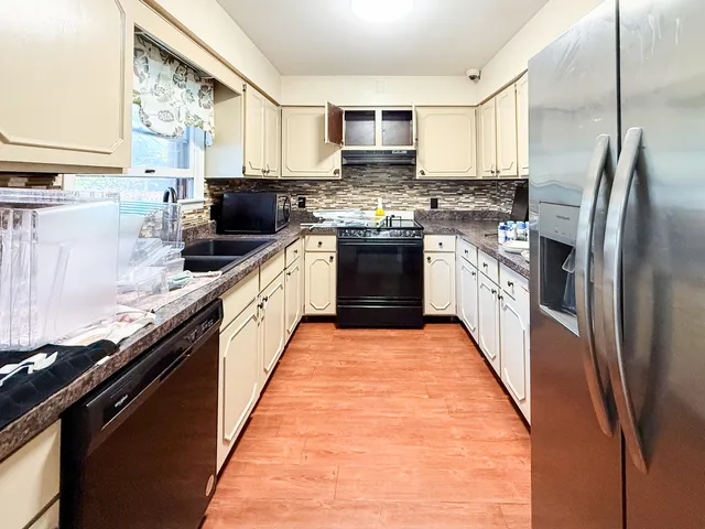 $850,000 | 2106 Camelot Road, Ann Arbor, MI 48104