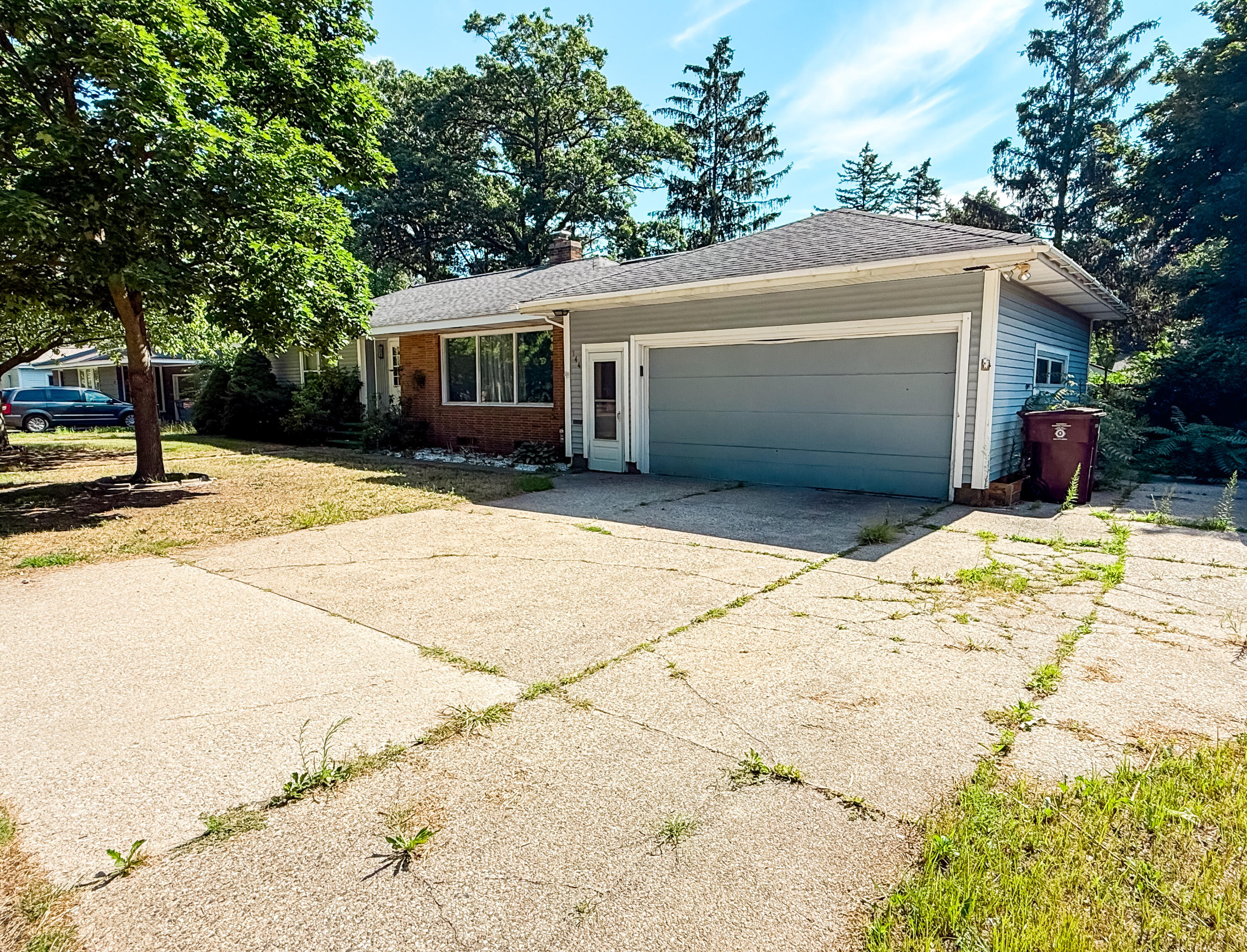 744 Quarterline Road Muskegon, MI 49442 - Photo 5 of 24 IMG_5036