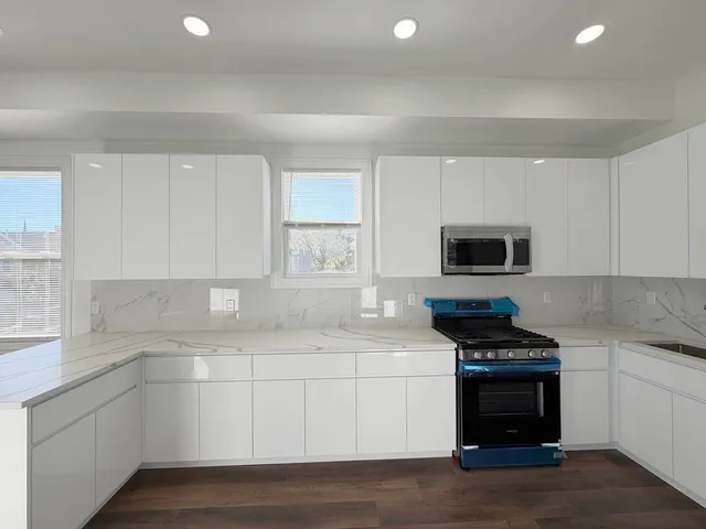 $650,000 | 2982 South Lyman Street, Chicago, IL 60608