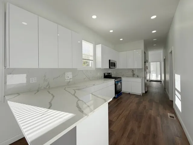 $650,000 | 2982 South Lyman Street, Chicago, IL 60608