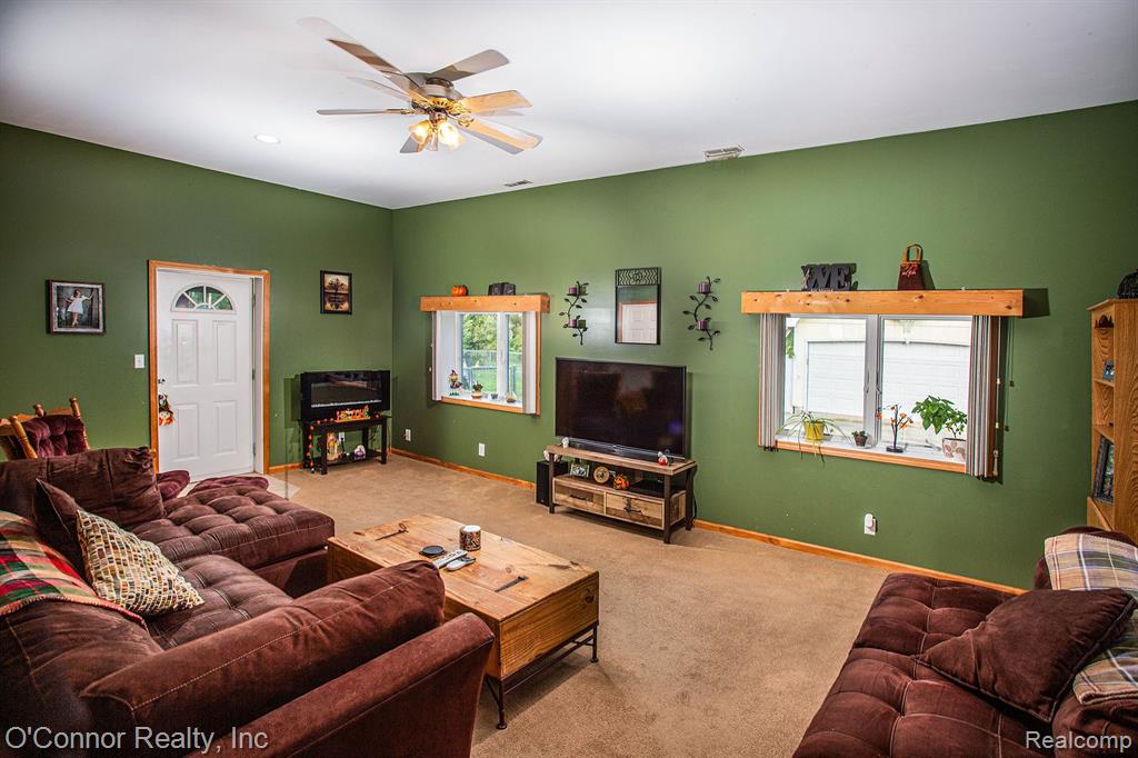 7995 Lakeshore Road Lexington, MI 48450 - Photo 3 of 37