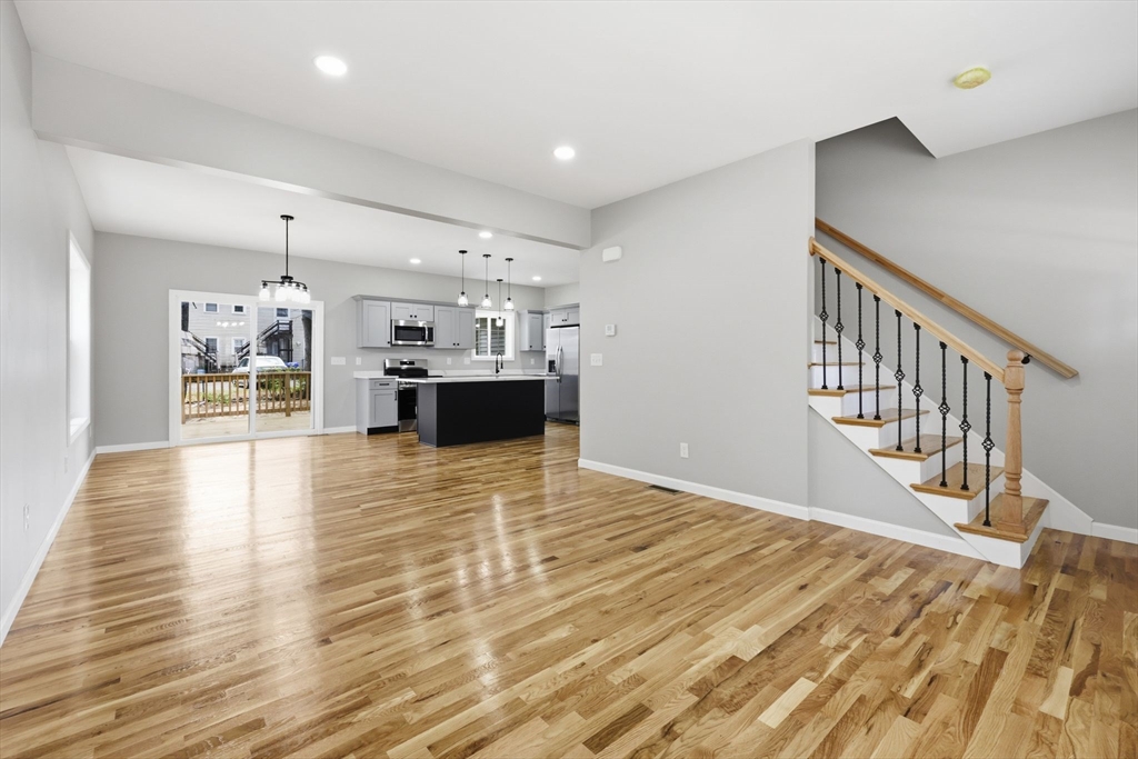 30 Goldenrod Street Springfield, MA 01109 - Photo 8 of 38