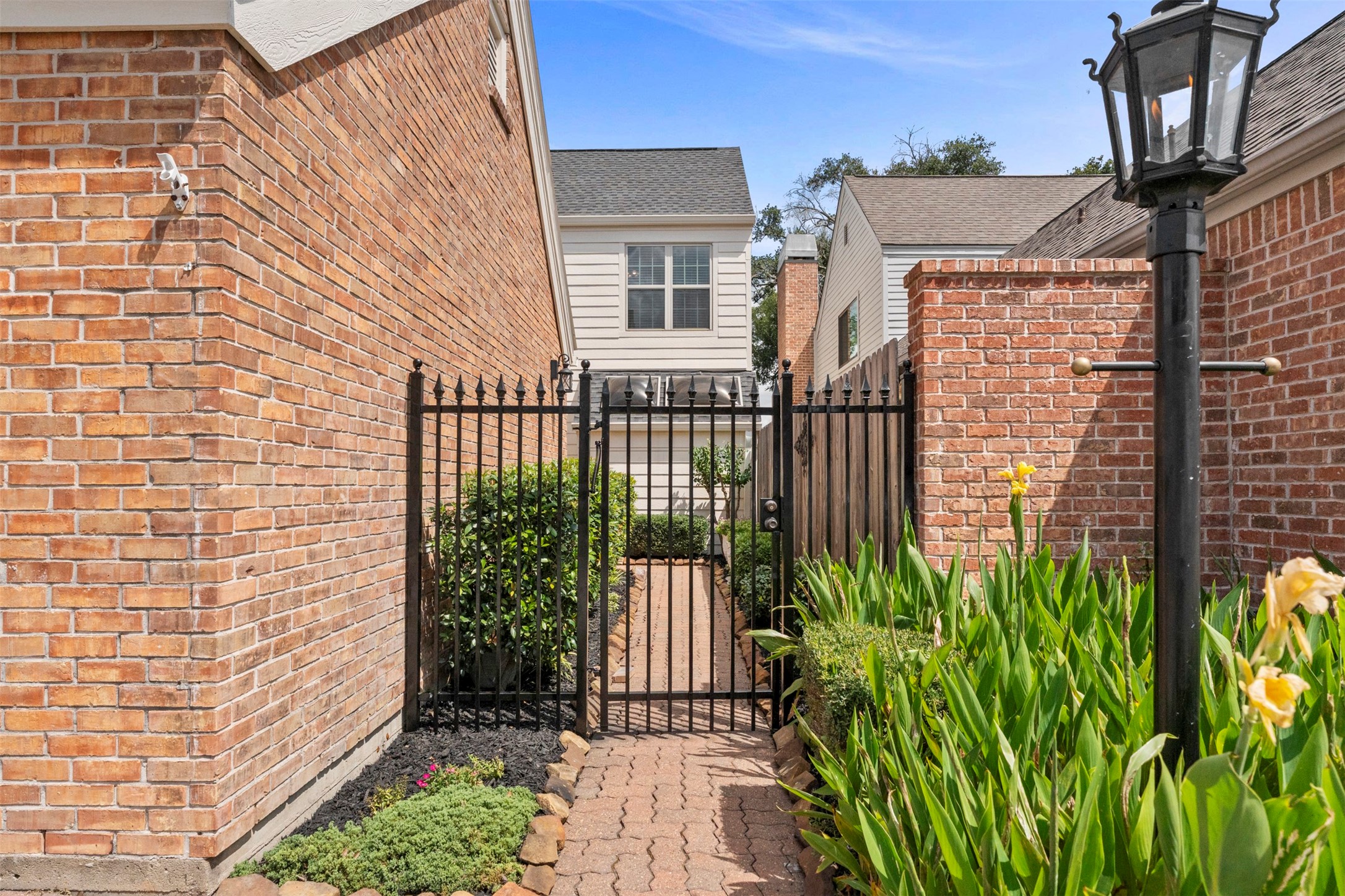 7635 Ameswood Road Houston, TX 77095 - Photo 3 of 39 Gated entrance