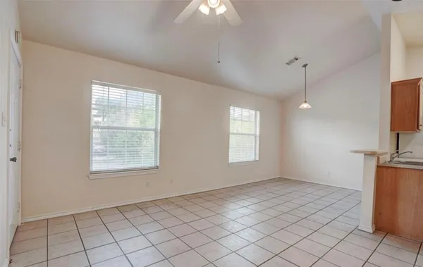 $995 | 427 Lindsey Street, Unit 121, San Marcos, TX 78666