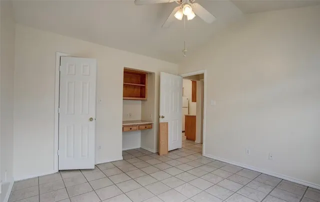 $1,195 | 427 Lindsey Street, Unit 121, San Marcos, TX 78666