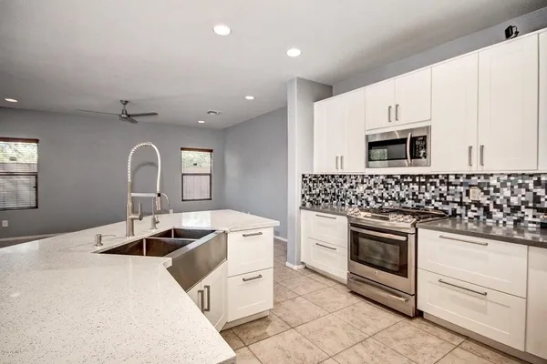 $2,695 | 16301 North 73rd Drive, Peoria, AZ 85382