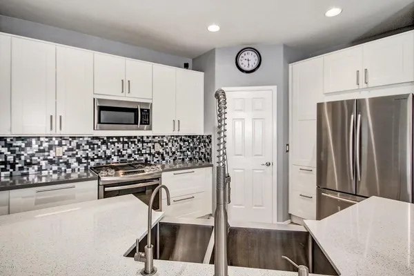 $2,695 | 16301 North 73rd Drive, Peoria, AZ 85382