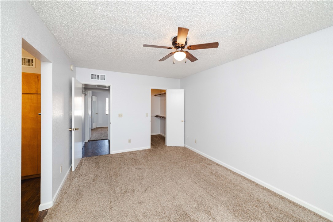 980 Canyon Hills Road Kingman, AZ 86409 - Photo 20 of 42 a view of a livingroom with a flat screen tv