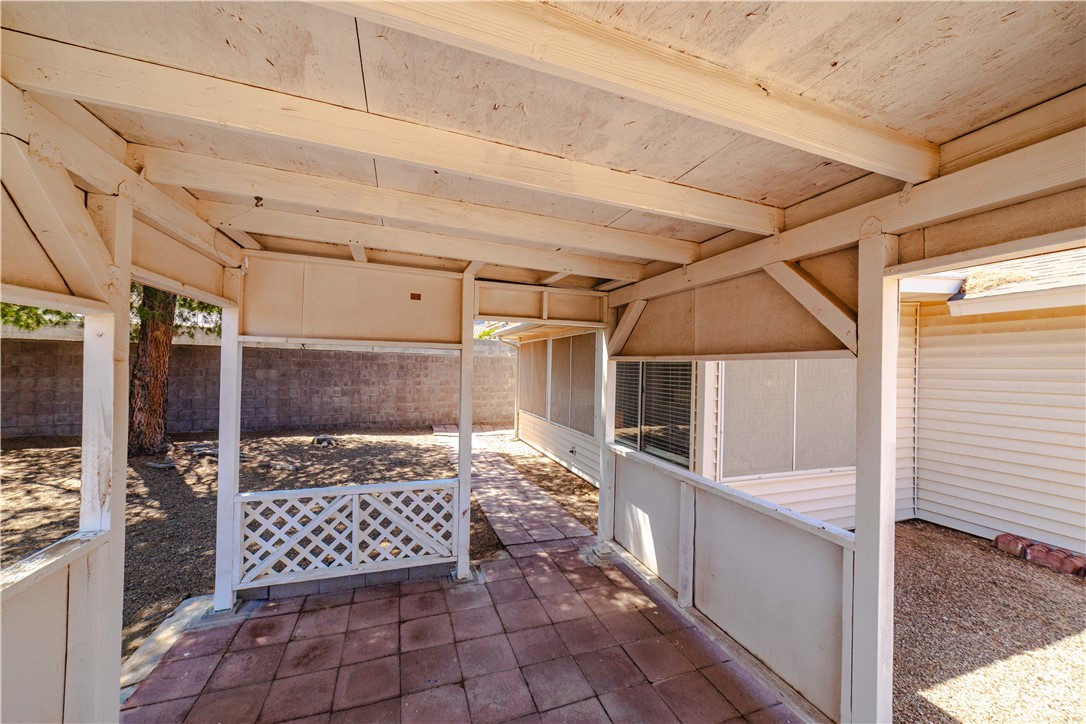 980 Canyon Hills Road Kingman, AZ 86409 - Photo 40 of 42 a view of a porch