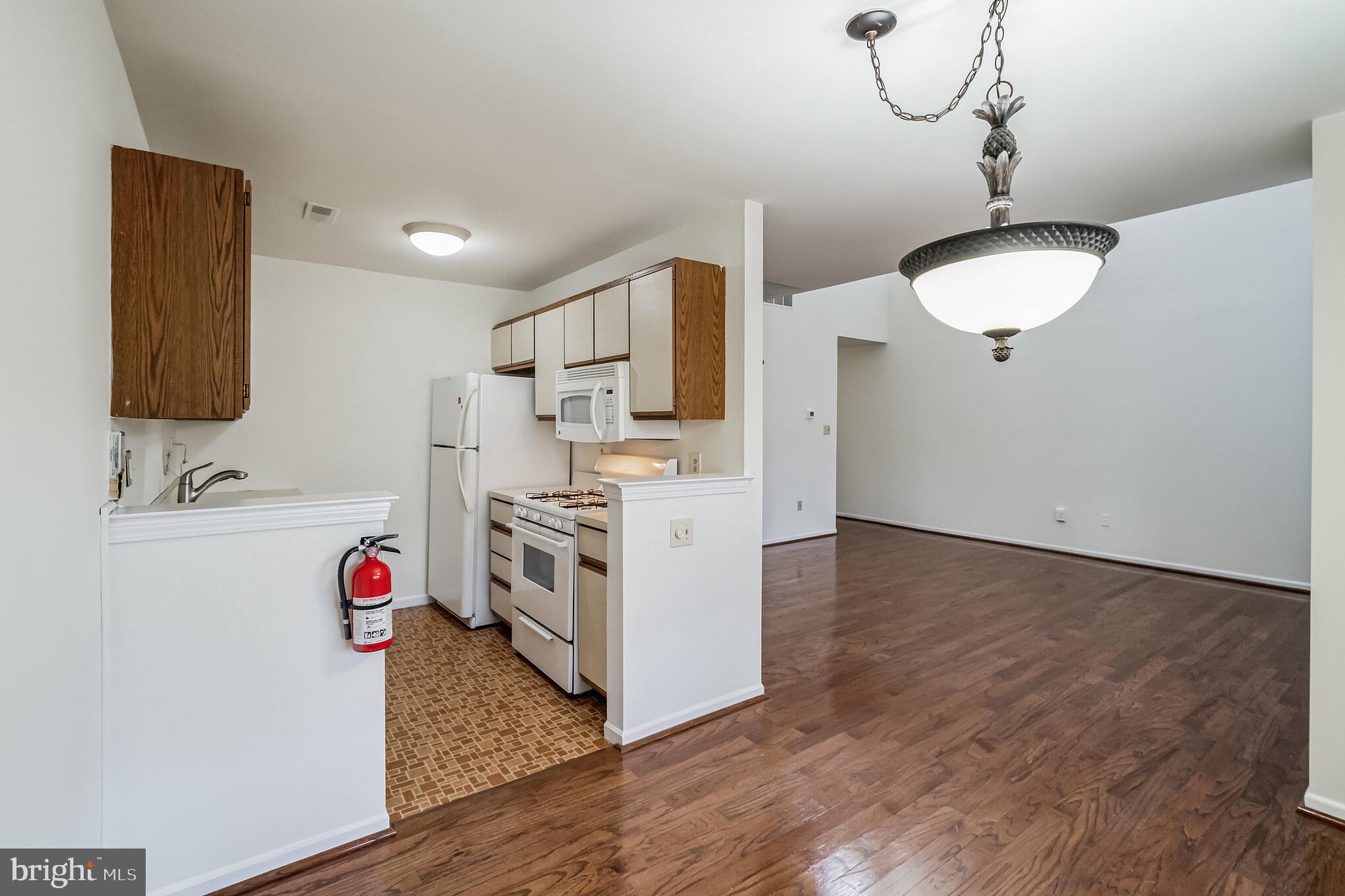 323 Tavistock Road Cherry Hill, NJ 08034 - Photo 5 of 15 Gallery Image 5