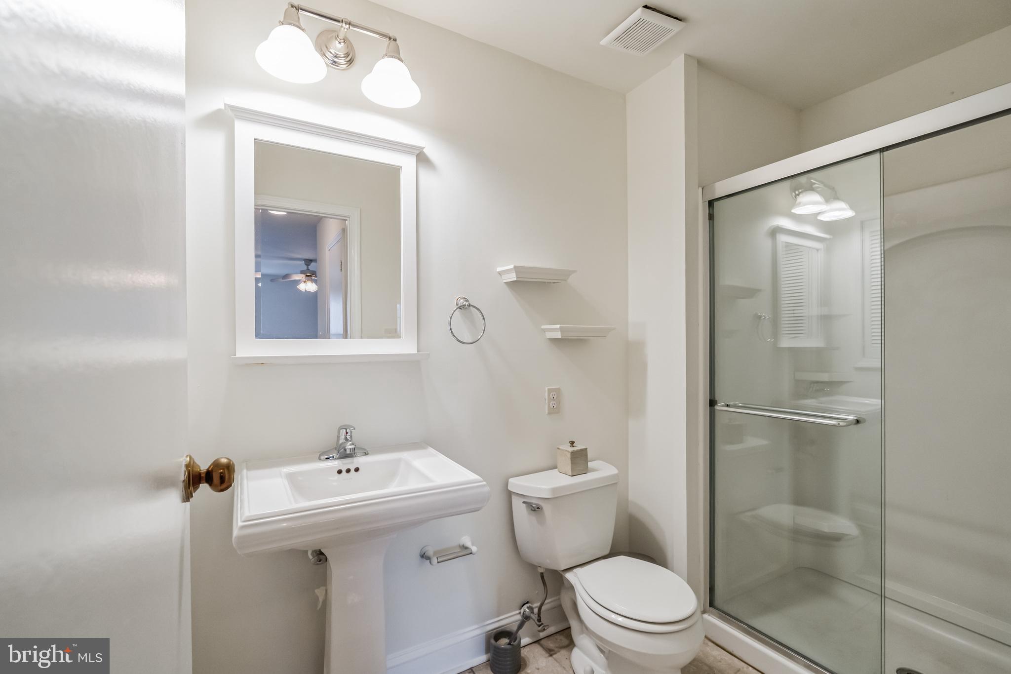 323 Tavistock Road Cherry Hill, NJ 08034 - Photo 8 of 15 Gallery Image 8