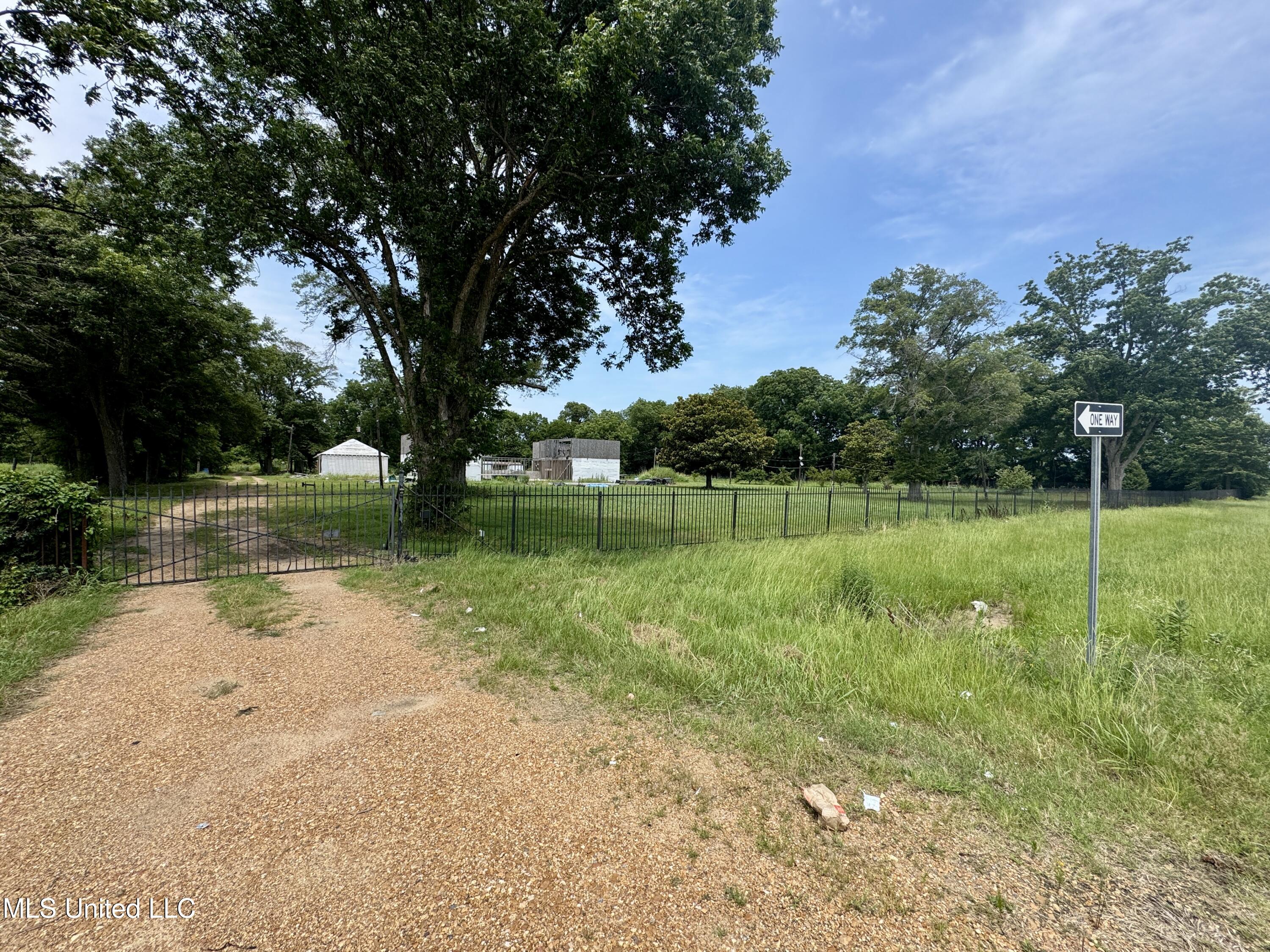 197 Highway 8 Cleveland, MS 38732 - Photo 23 of 41 IMG_3068