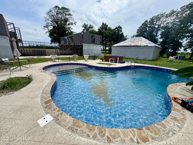 $465,000 | 197 Highway 8, Cleveland, MS 38732