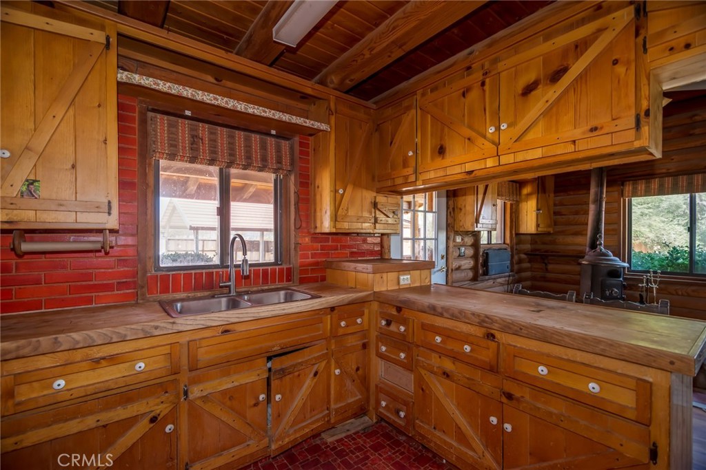 1676 Avalon Avenue Yucca Valley, CA 92284 - Photo 14 of 53