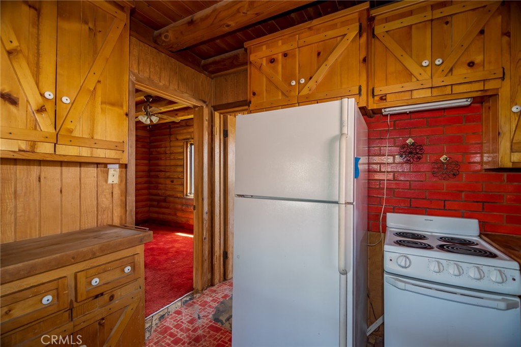 1676 Avalon Avenue Yucca Valley, CA 92284 - Photo 15 of 53