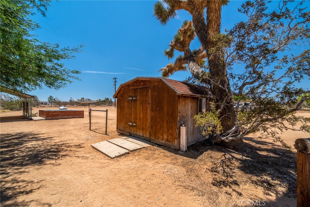 1676 Avalon Avenue Yucca Valley, CA 92284 - Photo 30 of 53