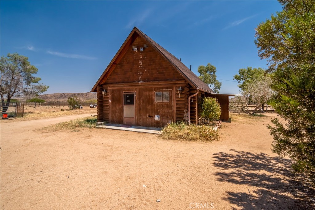 1676 Avalon Avenue Yucca Valley, CA 92284 - Photo 32 of 53
