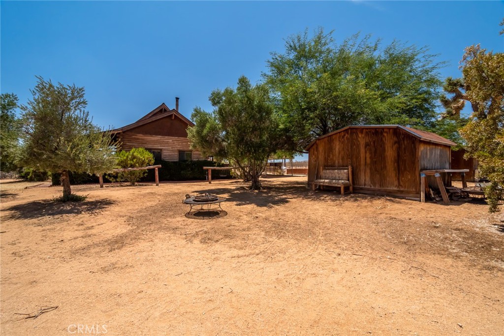 1676 Avalon Avenue Yucca Valley, CA 92284 - Photo 33 of 53