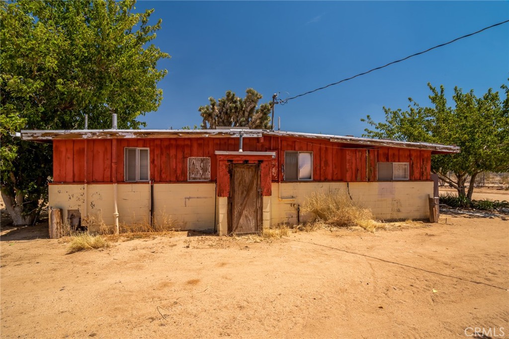 1676 Avalon Avenue Yucca Valley, CA 92284 - Photo 38 of 53