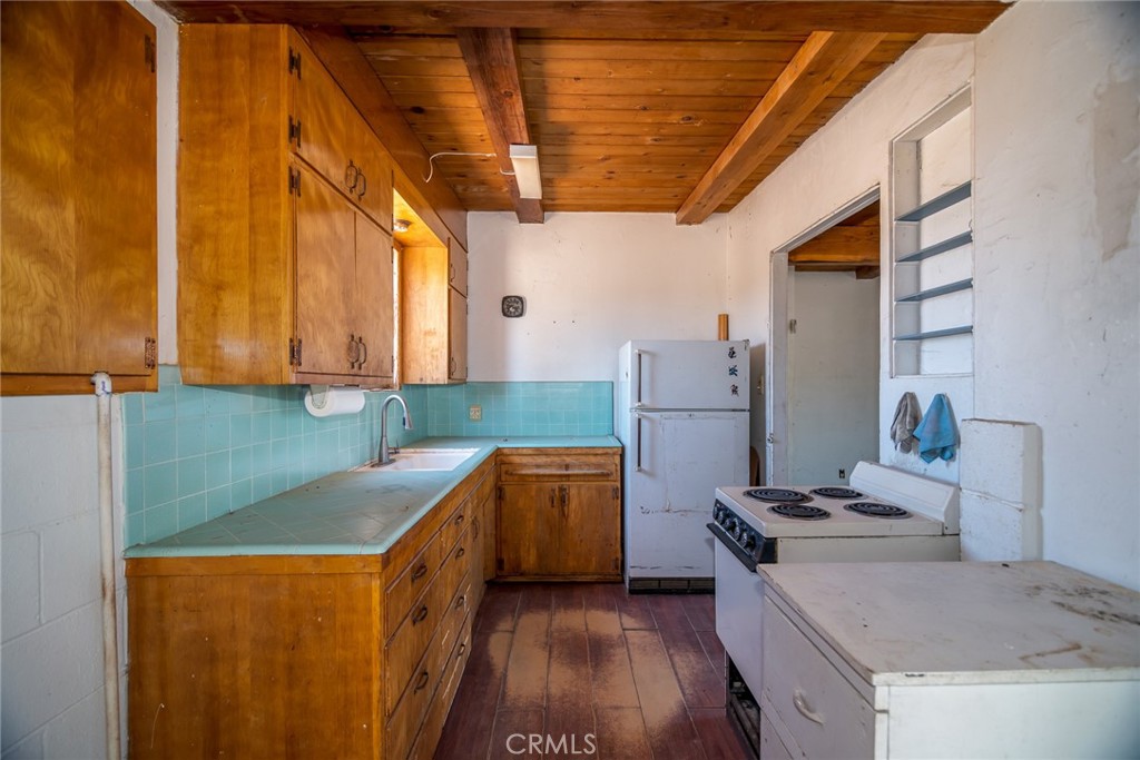 1676 Avalon Avenue Yucca Valley, CA 92284 - Photo 43 of 53