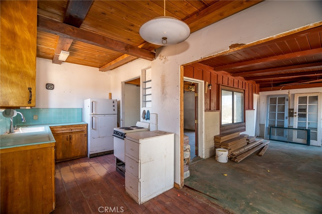 1676 Avalon Avenue Yucca Valley, CA 92284 - Photo 47 of 53