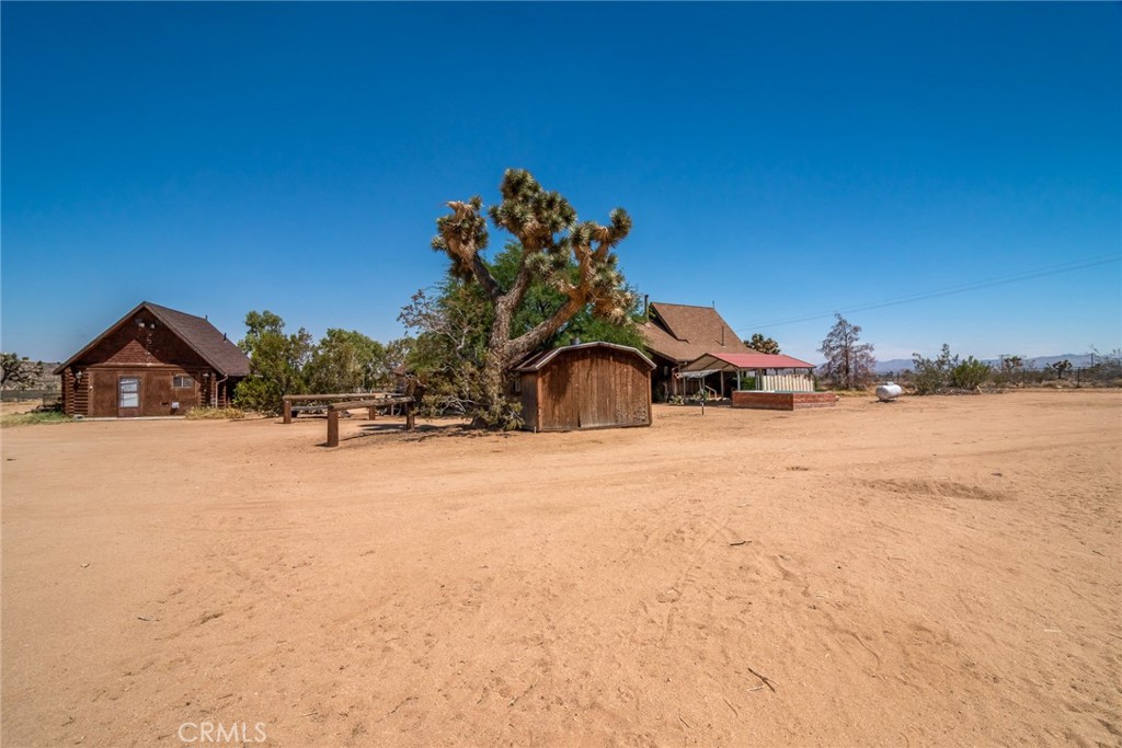 1676 Avalon Avenue Yucca Valley, CA 92284 - Photo 48 of 53