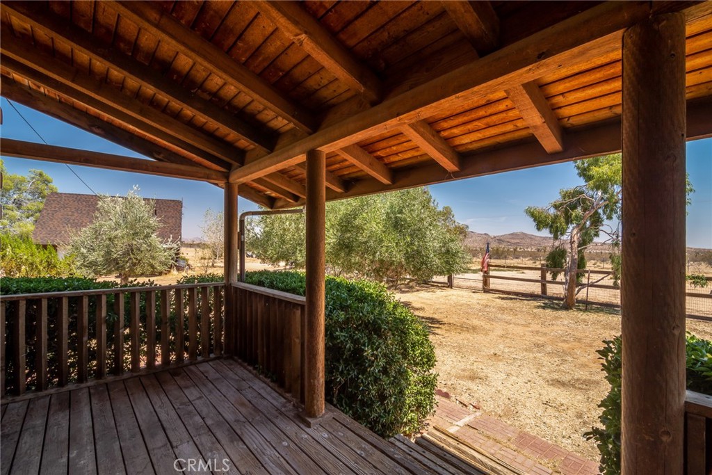 1676 Avalon Avenue Yucca Valley, CA 92284 - Photo 9 of 53