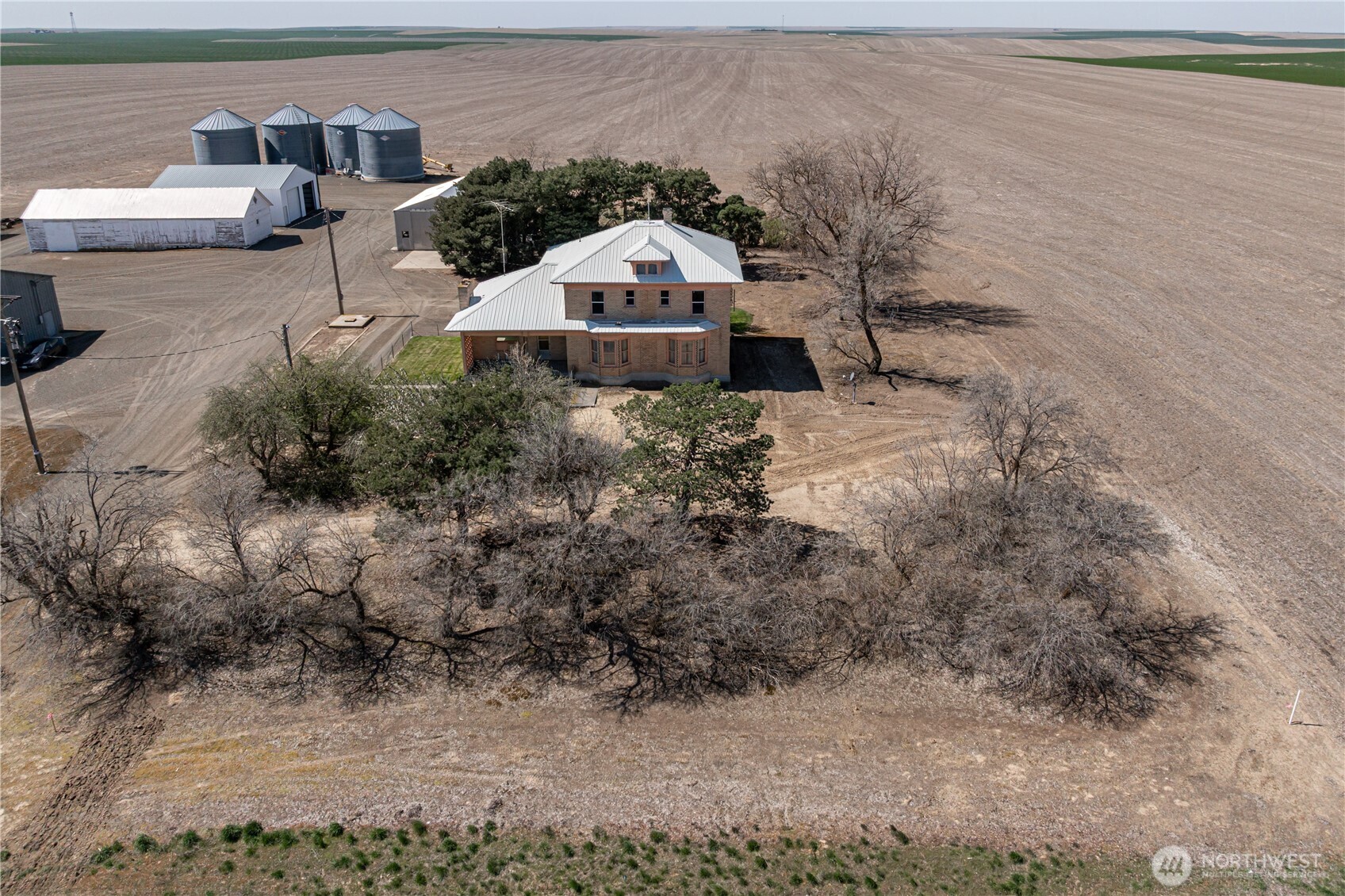 1278 North Paha Packard Road Ritzville, WA 99169 - Photo 3 of 37 a view of a houses with a yard