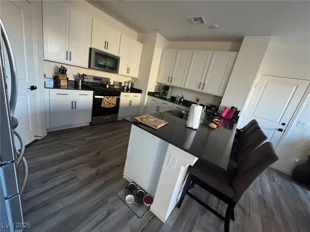 $2,550 | 3750 Battipaglia Avenue, Henderson, NV 89044