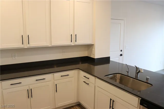 $2,450 | 3750 Battipaglia Avenue, Henderson, NV 89044