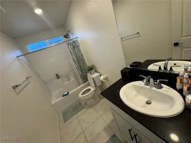 $2,550 | 3750 Battipaglia Avenue, Henderson, NV 89044