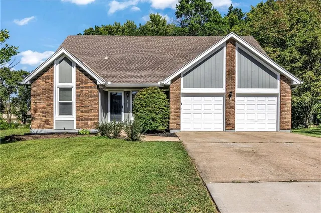 $285,000 | 902 Southeast 5th Terrace, Lee's Summit, MO 64063