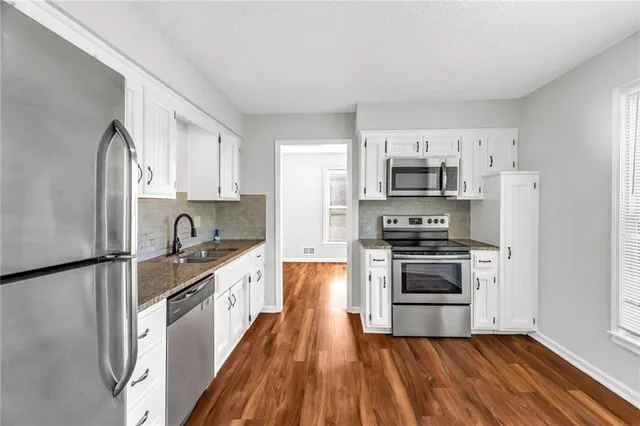 $285,000 | 902 Southeast 5th Terrace, Lee's Summit, MO 64063