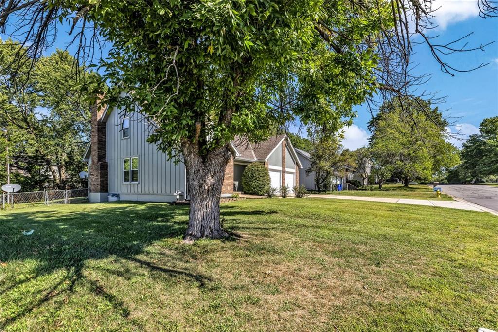 902 Southeast 5th Terrace Lee's Summit, MO 64063 - Photo 3 of 29