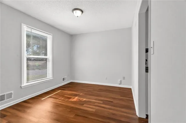 $285,000 | 902 Southeast 5th Terrace, Lee's Summit, MO 64063