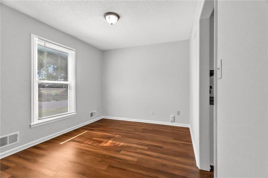 902 Southeast 5th Terrace Lee's Summit, MO 64063 - Photo 4 of 29