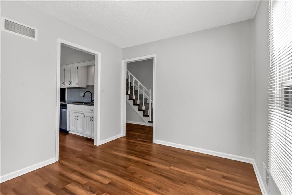 902 Southeast 5th Terrace Lee's Summit, MO 64063 - Photo 5 of 29