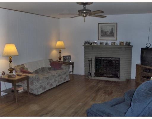1189 Reno St Extension Rochester, PA 15074 - Photo 2 of 9 Living Room.